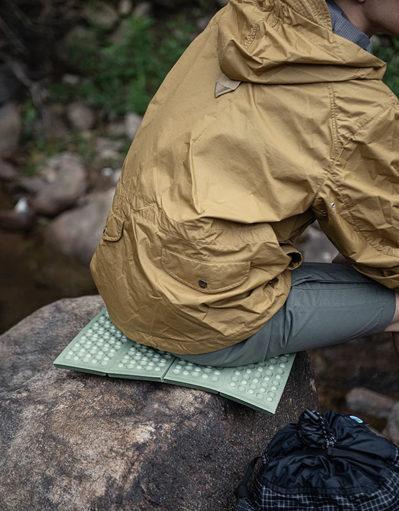 Foldable Camp Seat